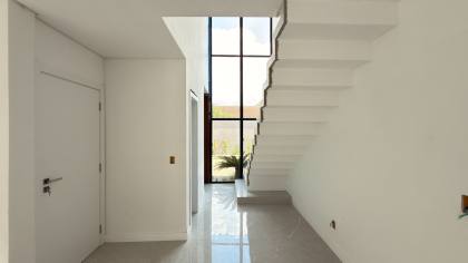 Casa 3 suítes em condomínio fechado no América