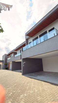 Casa 3 suítes em condomínio fechado no América