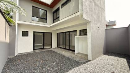 Casa 3 suítes em condomínio fechado no América