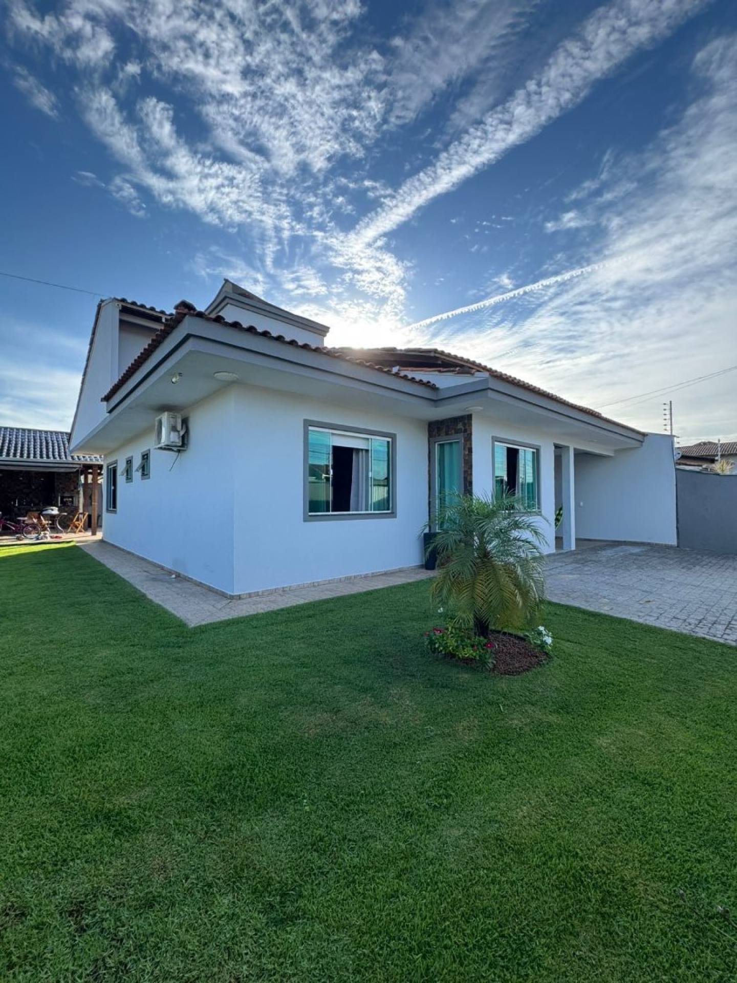 Casa para vender com 3 quartos 1 suíte no bairro João Costa em Joinville