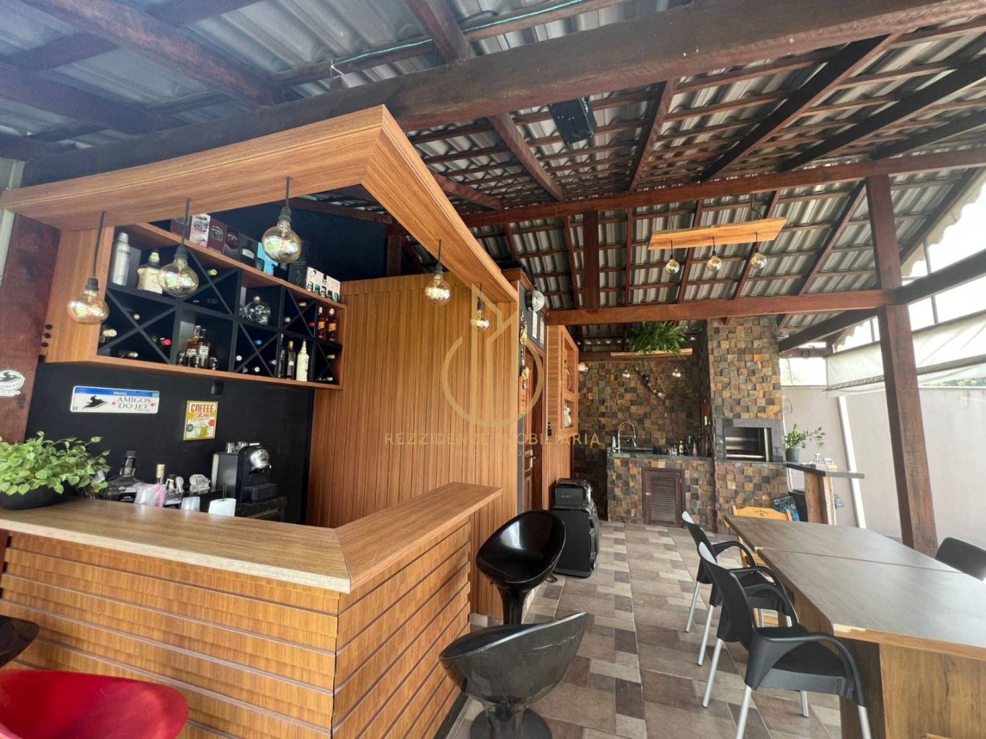 Casa para vender com 3 quartos 1 suíte no bairro João Costa em Joinville