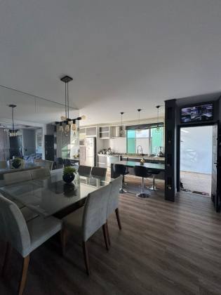 Casa para vender com 3 quartos 1 suíte no bairro João Costa em Joinville