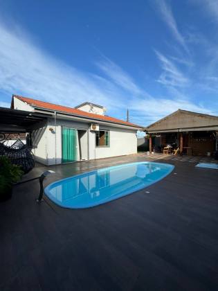 Casa para vender com 3 quartos 1 suíte no bairro João Costa em Joinville