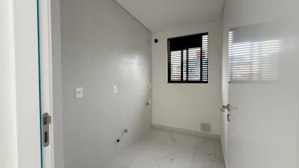 APARTAMENTO 3 SUÍTES NO ATIRADORES