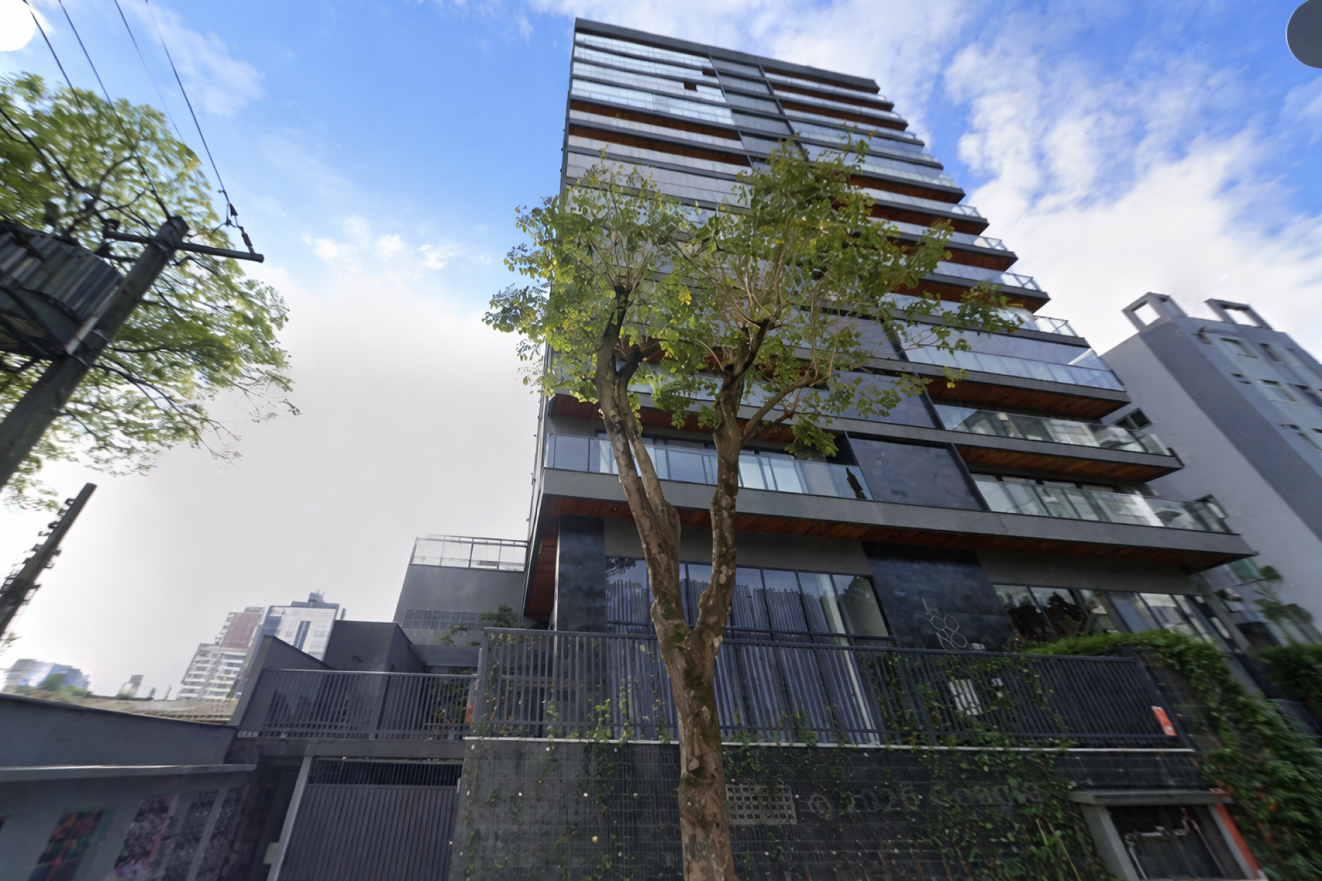 APARTAMENTO 3 SUÍTES NO ATIRADORES