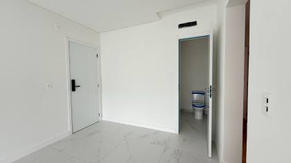 APARTAMENTO 3 SUÍTES NO ATIRADORES