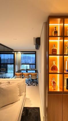 Apartamento mobiliado 2 suítes no Atiradores