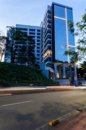 Apartamento mobiliado 2 suítes no Atiradores