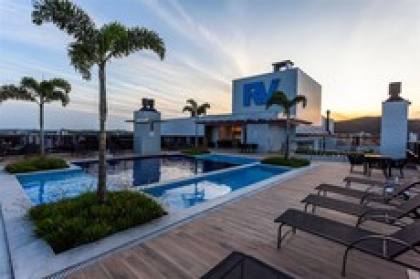 Apartamento mobiliado 2 suítes no Atiradores