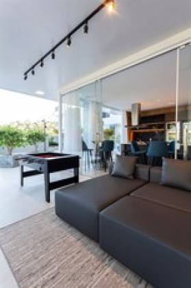 Apartamento mobiliado 2 suítes no Atiradores