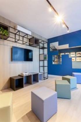 Apartamento mobiliado 2 suítes no Atiradores