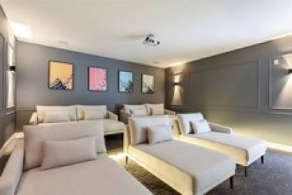 Apartamento mobiliado 2 suítes no Atiradores