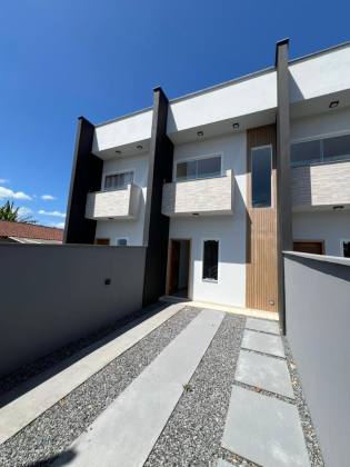 Sobrado geminado 3 quartos no Espinheiros