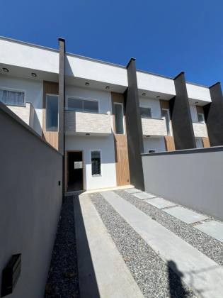 Sobrado geminado 3 quartos no Espinheiros