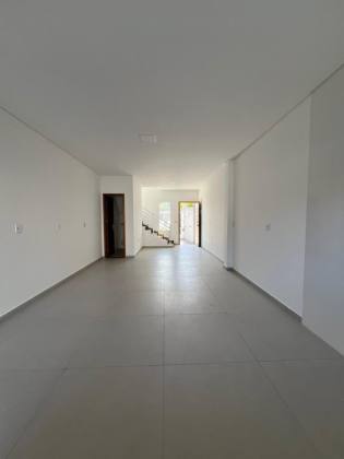 Sobrado geminado 3 quartos no Espinheiros