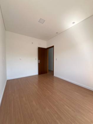 Sobrado geminado 3 quartos no Espinheiros