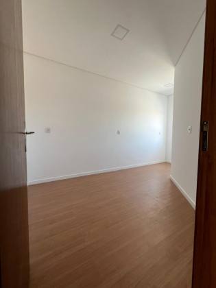 Sobrado geminado 3 quartos no Espinheiros