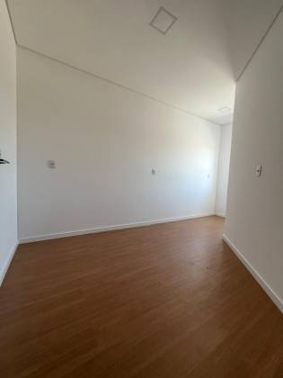 Sobrado geminado 3 quartos no Espinheiros