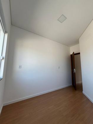 Sobrado geminado 3 quartos no Espinheiros