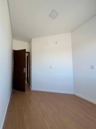 Sobrado geminado 3 quartos no Espinheiros