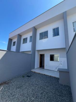 Sobrado geminado 3 quartos no Espinheiros