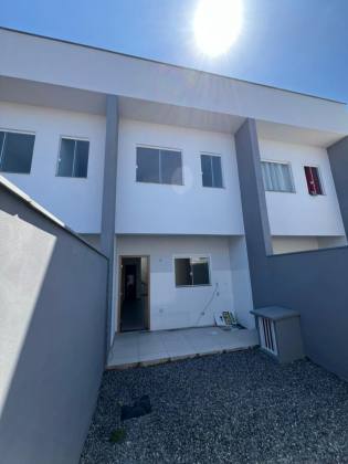 Sobrado geminado 3 quartos no Espinheiros