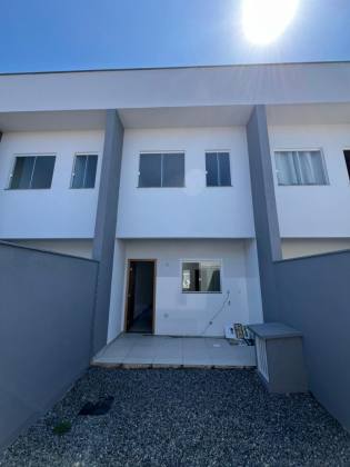 Sobrado geminado 3 quartos no Espinheiros