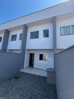 Sobrado geminado 3 quartos no Espinheiros