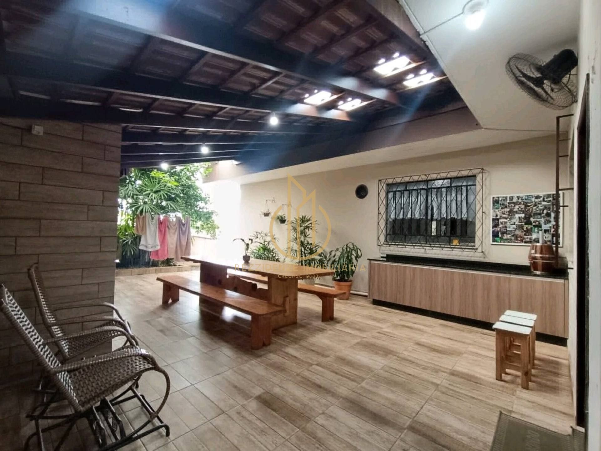Casa averbada  para vender com 4 quartos 1 suítes no bairro Itaum