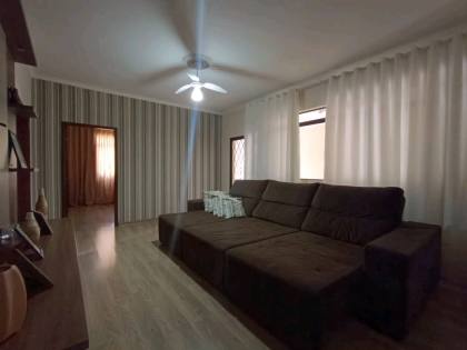 Casa averbada  para vender com 4 quartos 1 suítes no bairro Itaum