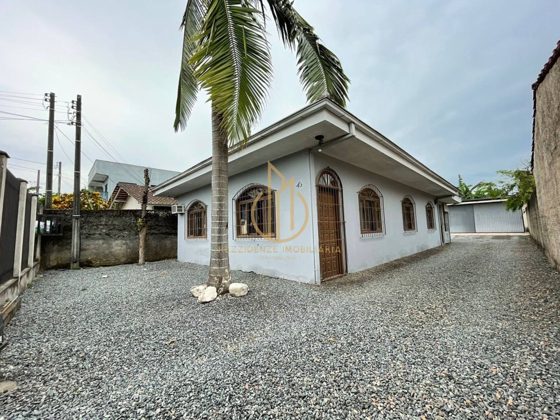 CASA COM 4 QUARTOS A VENDA NO BAIRRO JARDIM IRIRIU JOINVILLE SC