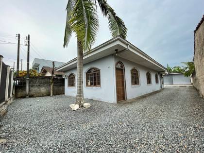 CASA COM 4 QUARTOS NO JARDIM IRIRIU