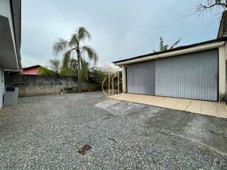CASA COM 4 QUARTOS A VENDA NO BAIRRO JARDIM IRIRIU JOINVILLE SC
