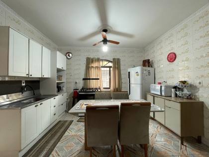 CASA COM 4 QUARTOS NO JARDIM IRIRIU