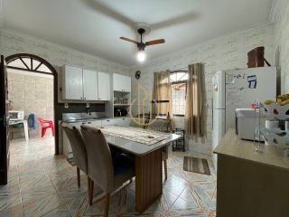 CASA COM 4 QUARTOS A VENDA NO BAIRRO JARDIM IRIRIU JOINVILLE SC