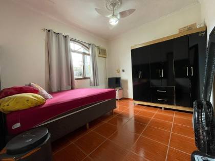 CASA COM 4 QUARTOS NO JARDIM IRIRIU