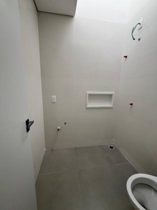 Sobrado geminado com 2 suítes no Costa e Silva