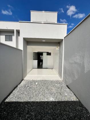 Sobrado geminado com 2 suítes no Costa e Silva