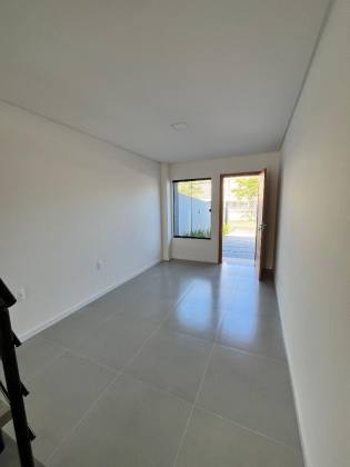 Sobrado geminado com 2 suítes no Costa e Silva