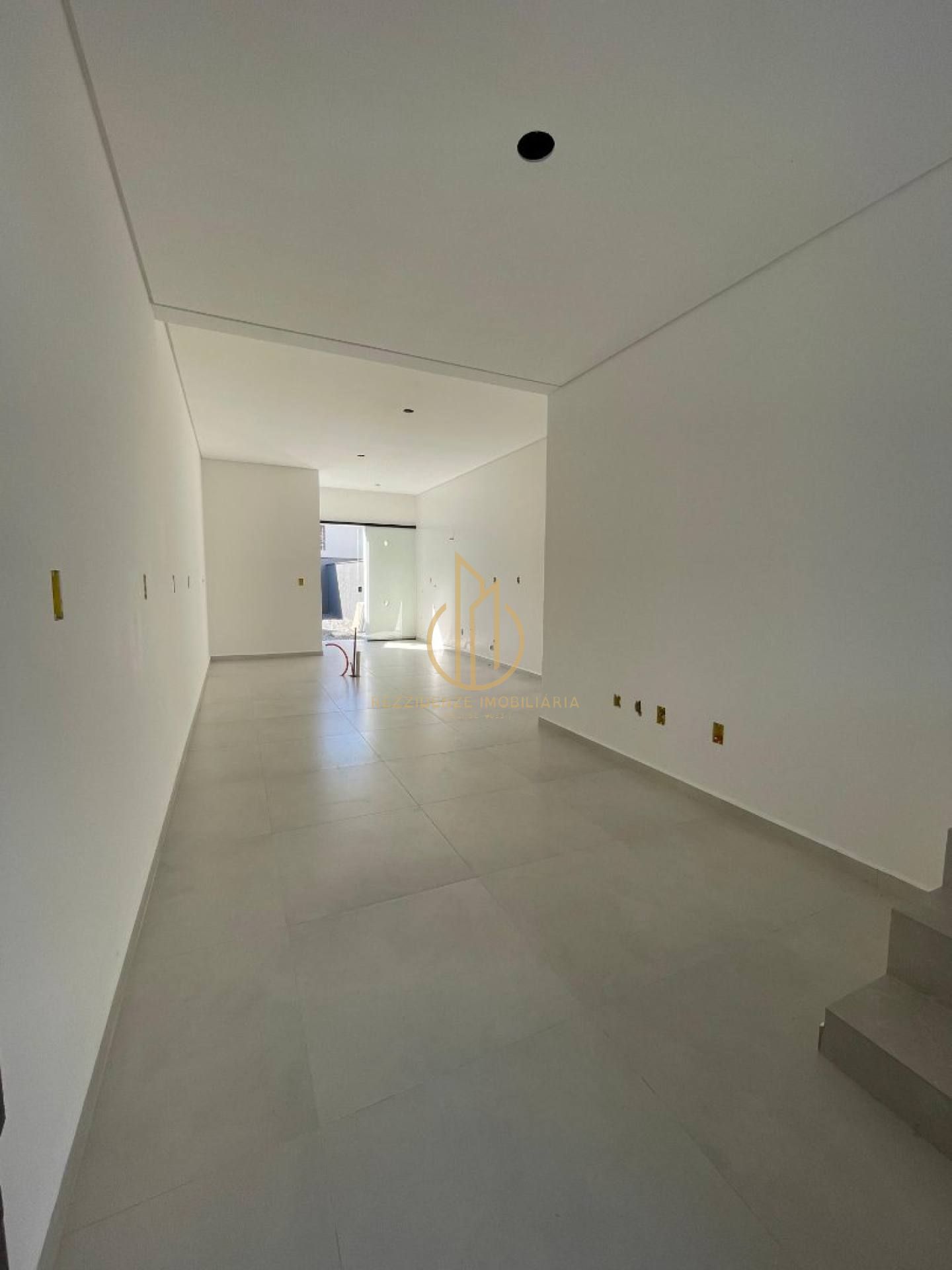 Geminado com 03 dormitórios sendo 01 suite a venda no bairro Iririu Joinville SC