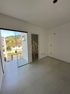 Geminado com 03 dormitórios sendo 01 suite a venda no bairro Iririu Joinville SC