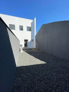 Geminado com 03 dormitórios sendo 01 suite a venda no bairro Iririu Joinville SC