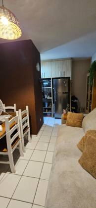 Apartamento Para Vender com 3 quartos no bairro PARANAGUAMIRIM em Joinville