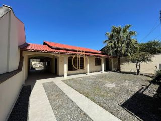 Casa averbada no Costa e Silva Joinville/Sc