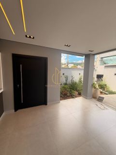 SOBRADO DE ALTO PADRÃO NO SAGUAÇÚ