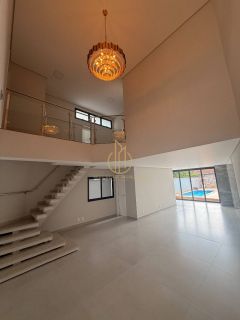 SOBRADO DE ALTO PADRÃO NO SAGUAÇÚ