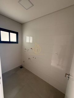 SOBRADO DE ALTO PADRÃO NO SAGUAÇÚ