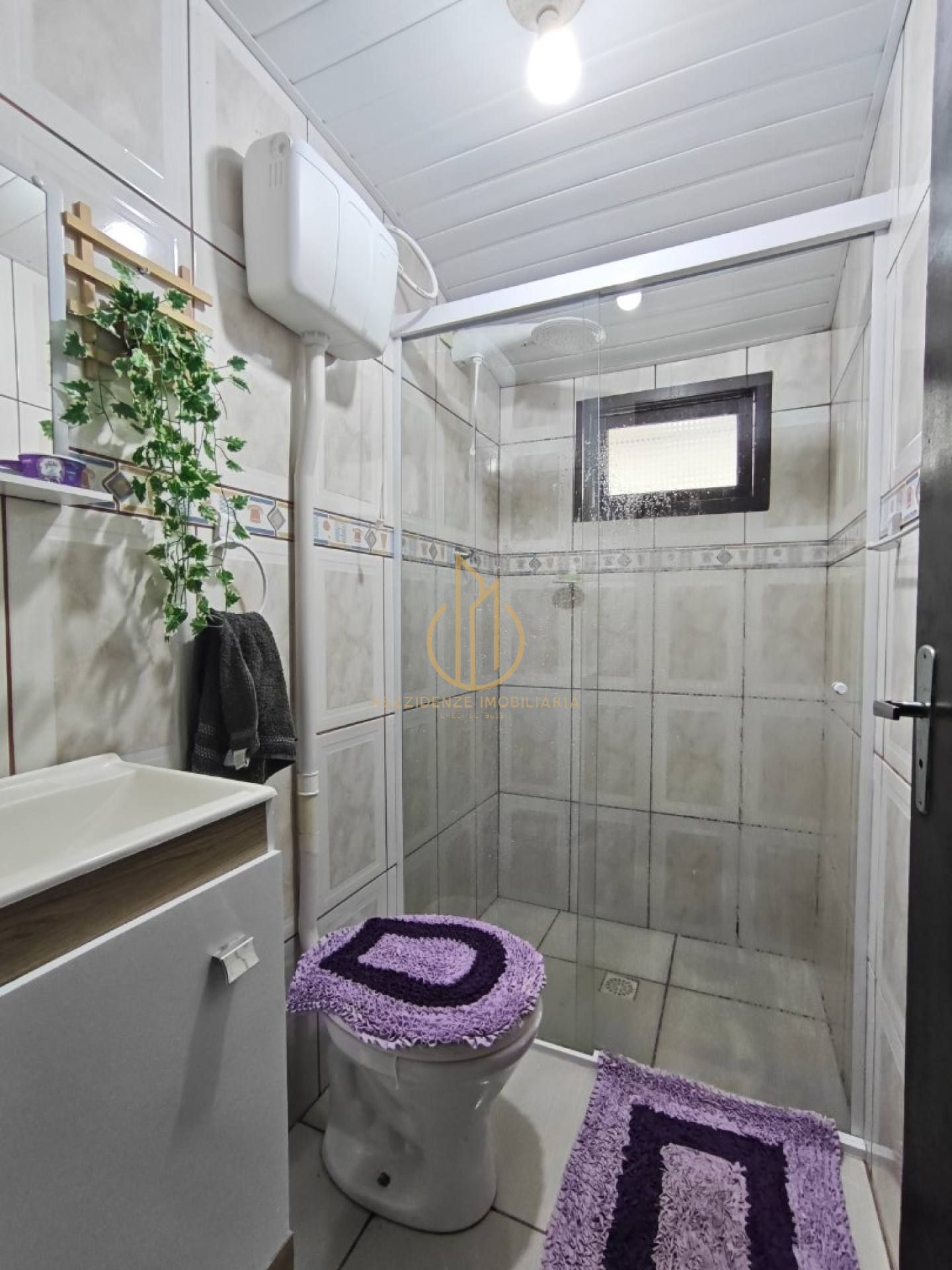 Casa averbada com 3 quartos a venda no bairro Espinheiros em Joinville SC