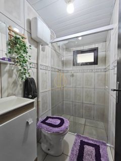 Casa averbada com 3 quartos a venda no bairro Espinheiros em Joinville SC