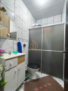 Casa averbada com 3 quartos a venda no bairro Espinheiros em Joinville SC